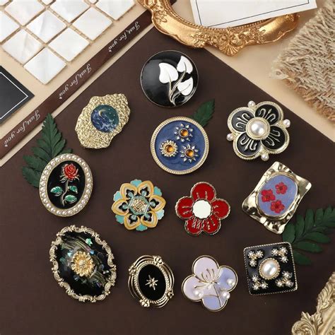 Vintage Baroque Classic Pearl Luxury Brooches For Woman Men Fashion