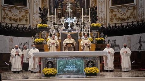 Il Vescovo Beschi In Cattedrale I Santi Ispirano La Nostra Vita Al Bene