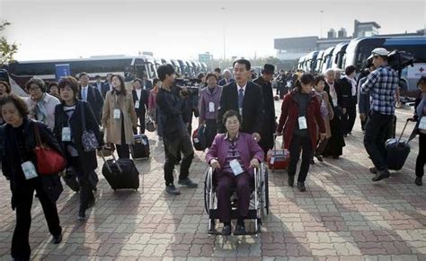 Shock Hugs And Tears As War Divided Koreans Reunite