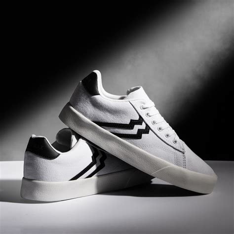 Promo Geoff Max Common White Shoes Vulcanized Sepatu Sneakers