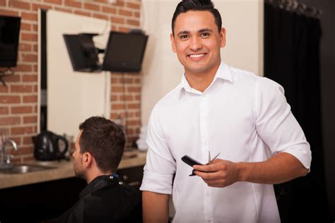 Top 4 Reasons To Become A Barber Salon Success Academy