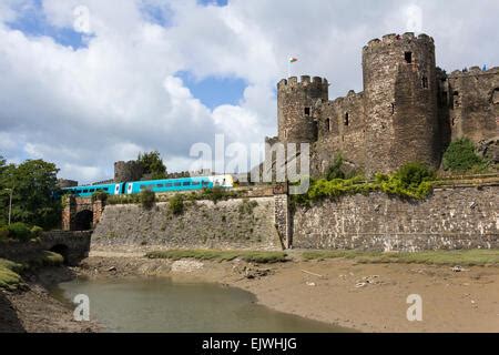 Arriva Wales DMU diesel two carriage train at Machynlleth railway station Stock Photo - Alamy