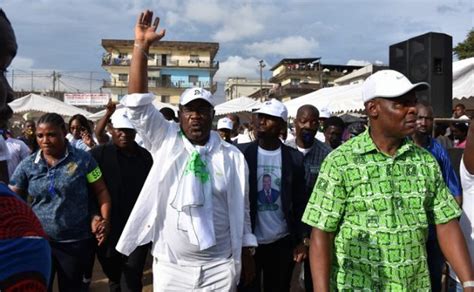 Municipale Marcory Aby Raoul Toujours Troph E En Main Les