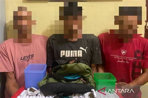 Polisi Tangkap 3 Pengedar 40 Paket Ganja