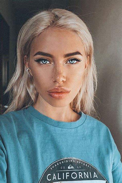 10 Hot Sexy Lilia Braun Bikini Pics