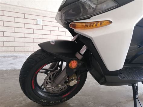 Скутер Benelli 49.9 куб: 1 000 у.е. - Мопеды / скутеры Пап на Olx