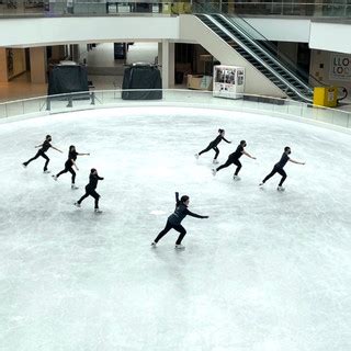 Ice Skating Lessons | Lloyd Ice Rink, Lloyd Center Mall