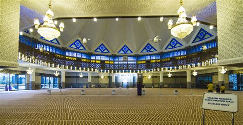 Visiting Kuala Lumpur S National Mosque Traveling Thru History