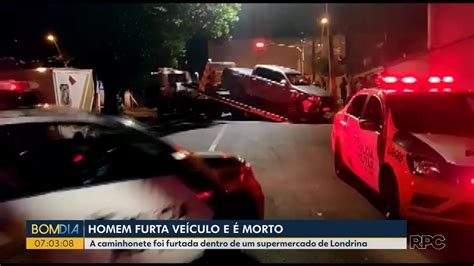 Suspeito de roubar caminhonete é baleado por PM da reserva bate carro