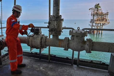 Harga Minyak Sentuh Level Terendah 8 Bulan Dipicu Kekhawatiran