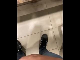 公共厕所的口渴陷阱 Pornhub Gay