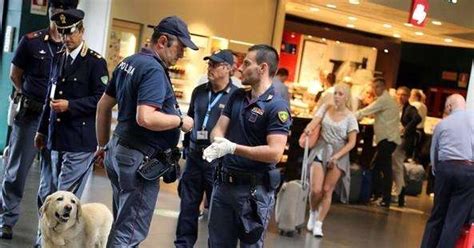 Sapo Zbarkoi N Aeroport Vje Ari Shqiptar Kapet Nga Policia Italiane