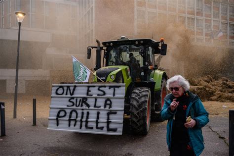 French farmers threaten to intensify protests over taxes, regulation