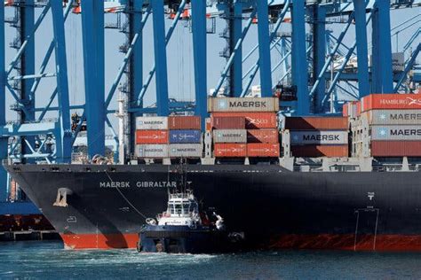 Shipping Giant Maersk Is Returning to the Red Sea After Houthi Attacks ...