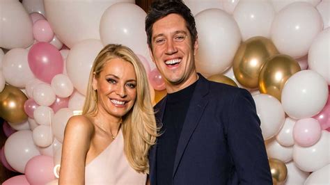 Tess Daly's decadent birthday cake for husband Vernon Kay has a sweet ...