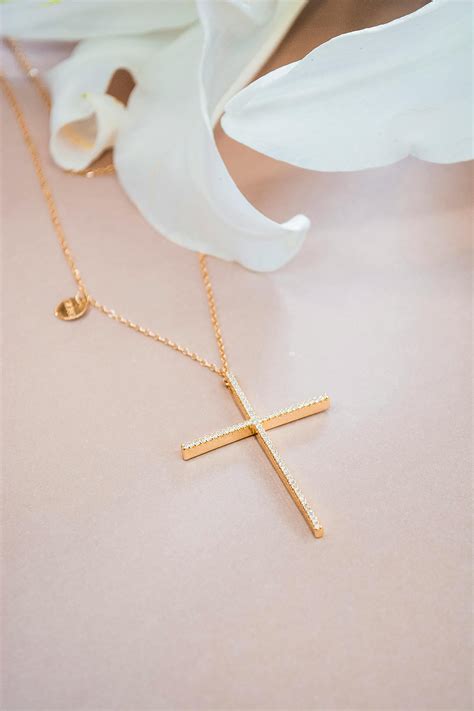 Cross Necklace Photos, Download The BEST Free Cross Necklace Stock ...