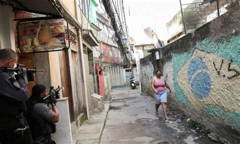 Al menos 25 muertos en Río de Janeiro durante un enfrentamiento entre