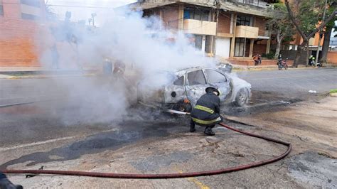 Bomberos Maracaibo atiende dos nuevos incendios de vehículos