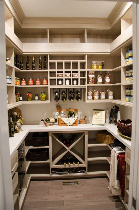 Custom Kitchen Cabinets in Toronto | Space Age Closets