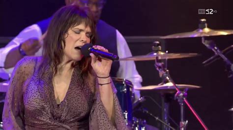 Beth Hart Caught Out In The Rain Youtube