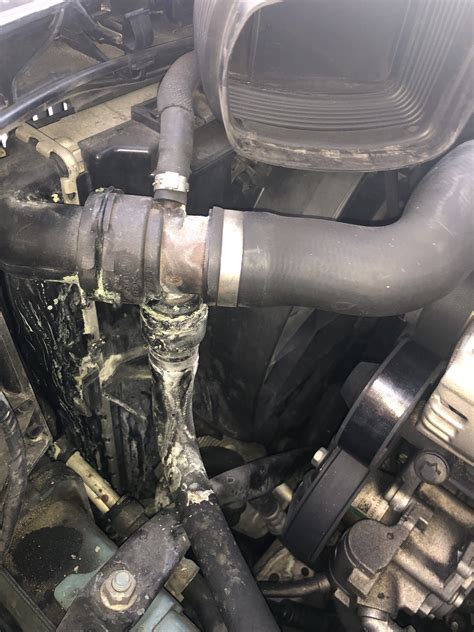08 E93 upper radiator hose leak? help?