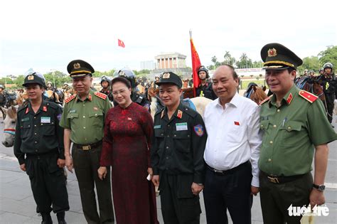 Patrol on horseback: Vietnam debuts mounted police force | Tuoi Tre News