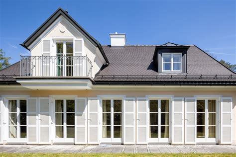 Moderne freistehende Villa in absolut ruhiger Lage Grünwald STROBL