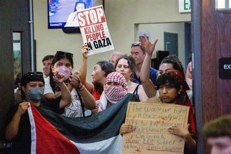 Protesters Disrupt Sonoma City Council Meeting After Gaza Cease Fire