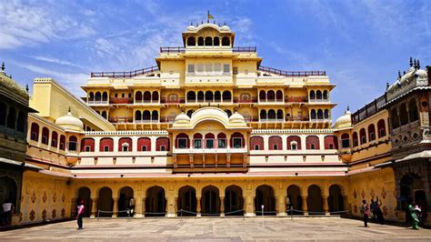 Explore The City Palace Museum In Jaipur | Trawheeling