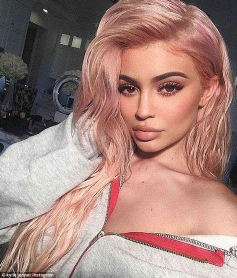 Kylie Jenner Shares New Pink Hair And Life Of Kylie Sneak Peek Jenner Hair Hair Kylie Jenner