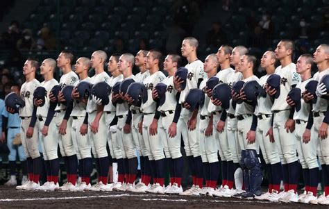 センバツ高校野球＜熊本国府・近江＞4回、ナインに声をかける熊本国府・山田監督（撮影・北條 貴史） ― スポニチ Sponichi Annex 野球