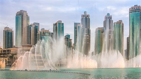 The Dubai Fountain – Landmark Review | Condé Nast Traveler