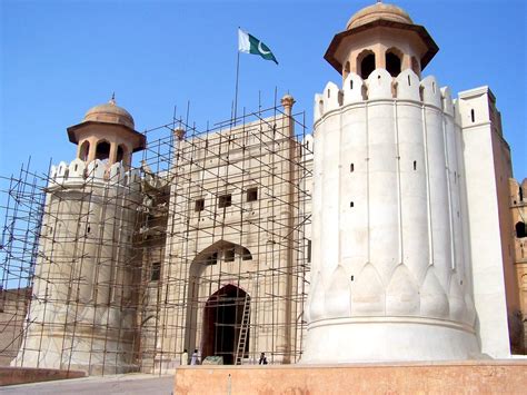 The Alamgiri Gate Shahi Qila Lahore Pakistan April 20 Flickr