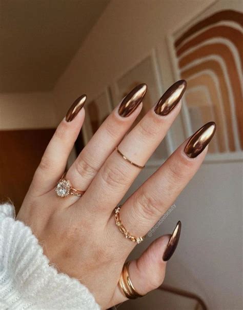 Metallic Nails Coole Maniküre für moderne Frauen