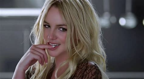 11 Britney Spears Womanizer Music Video Moments You Totally Forgot