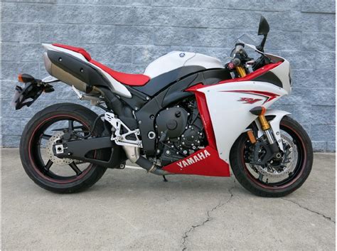 Yamaha Yzf R Pearl White Rapid Red Motorcycles For Sale