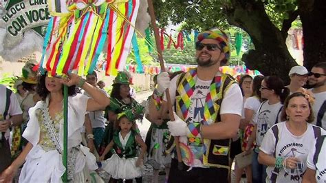 Padre Falecido Ganha Homenagem Do Sucessor Em Forma De Bloco De