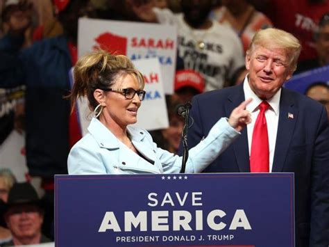 Trump Al Fianco Di Sarah Palin Riparte La Corsa Alla Casa Bianca