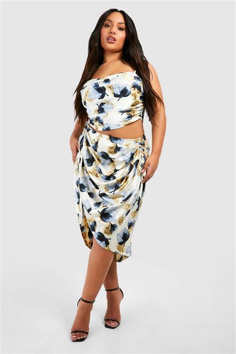 Plus Woven Printed Ruched Front And Back Midi Skirt Boohoo Uk