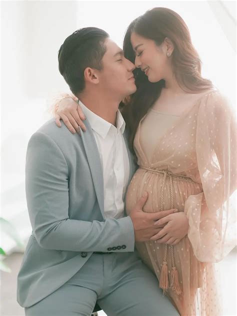 Gaya Maternity Shoot Franda Istri Samuel Zylgwyn Baby Bumpnya Curi