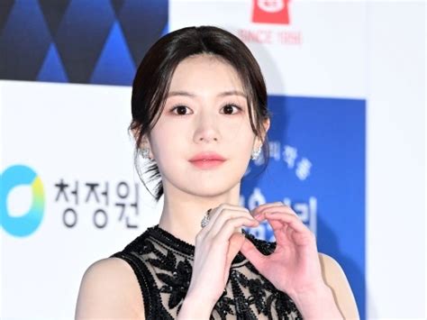 『還魂』女優コ・ユンジョン、“背中ぱっくり”ドレスで大胆に肌見せ「気絶しそう」【photo】 2023年3月10日掲載 ライブドアニュース