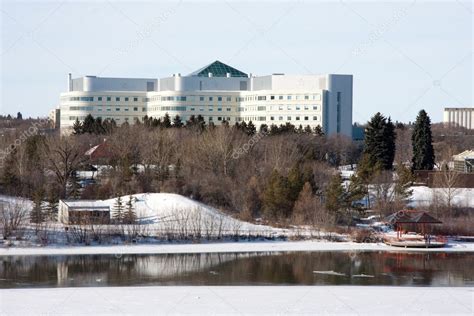 City of Saskatoon Hospital and Riverbank — Stock Photo © sprokop #5163083