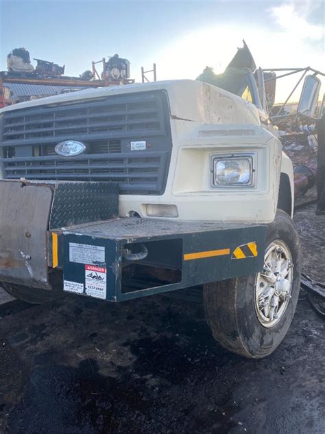 Salvage 1998 Ford F800 Truck Delivery For Parts Calgary Alberta