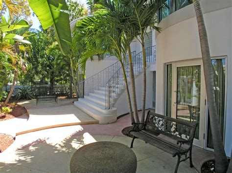 Jackie Gleason's Famous Miami Beach House Hits The Market | Miami beach ...