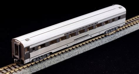 N CB Q Silver Streak Zephyr Boxed Train Set