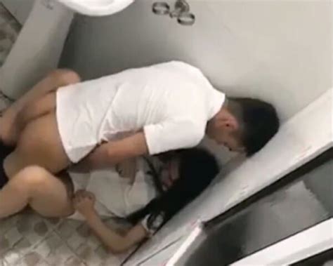 【無修正】公衆トイレで酔った女の子がガチレ プされてる動画、コワい・・・ ポッカキット