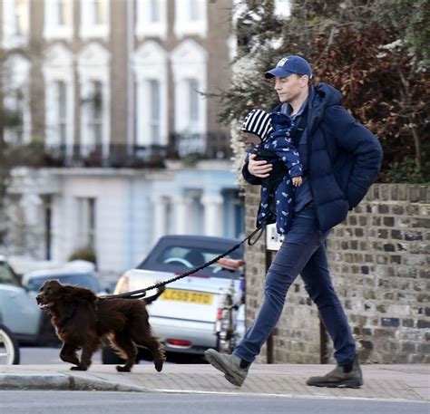 Tom Hiddleston M Xico On Twitter Tom Hiddleston Paseando En Londres