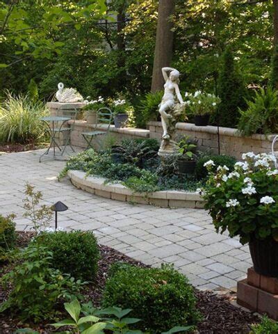 Custom Theme Gardens Burton Flint MI Bundschuh Landscape Center