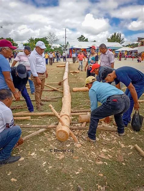 El pueblo Mopán celebra el Takin Che o Palo Ensebado una práctica