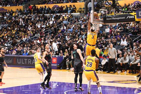 Lakers Survive In Overtime Against Wizards